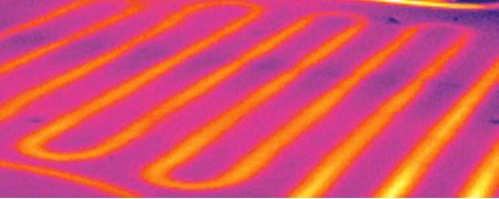 Termografia di un pavimento con serpentino di riscaldamento.